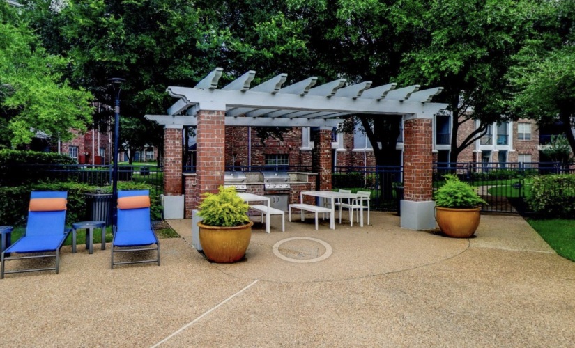 Outdoor Kitchen Area